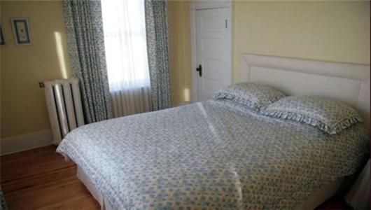 La Boheme Restaurant & B&B Edmonton Room photo