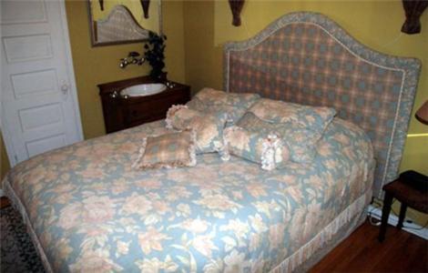 La Boheme Restaurant & B&B Edmonton Room photo